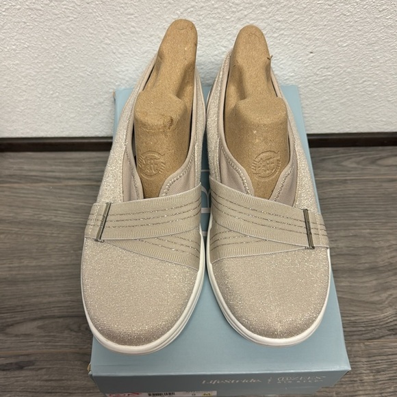 Bzees Niche III Slip-On - Picture 4 of 9